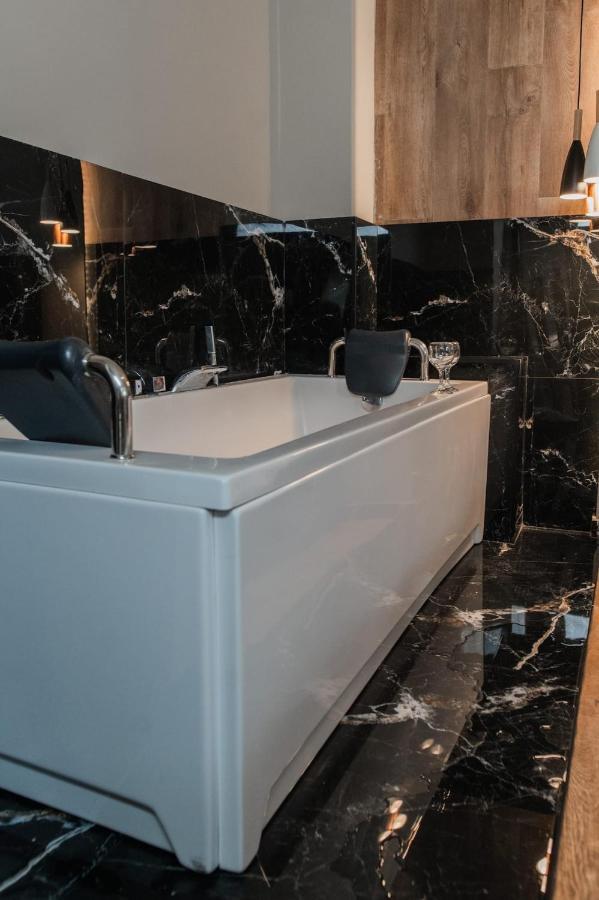 アテネNoho Boutique , Premium Living Dikeou 8アパートメント エクステリア 写真