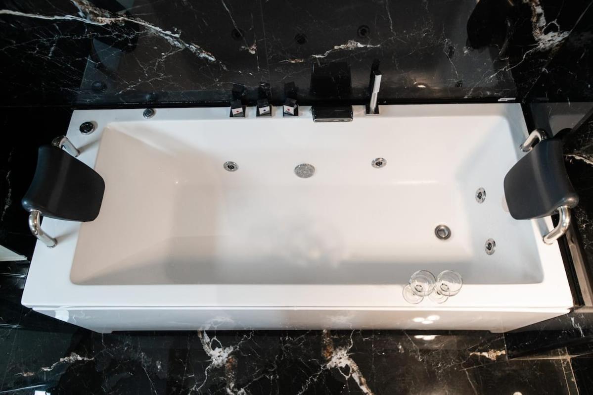 アテネNoho Boutique , Premium Living Dikeou 8アパートメント エクステリア 写真